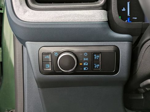 Used 2025 Ford Maverick XLT w/ Equipment Group 301A AWD/4WD image 22
