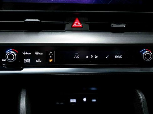 Used 2025 Kia Sportage EX w/ Premium Package image 63