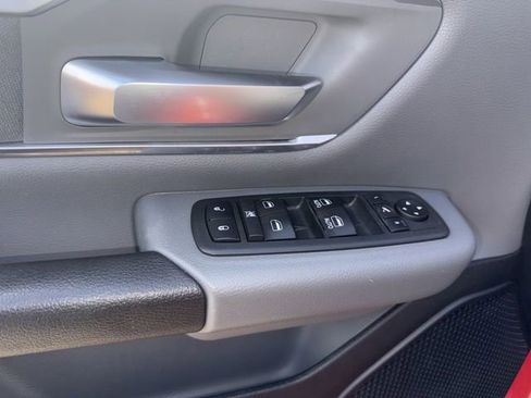 Used 2019 RAM 1500 Big Horn image 18