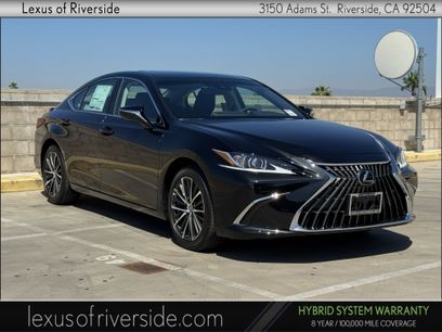 New 2025 Lexus ES 300h w/ Premium Package