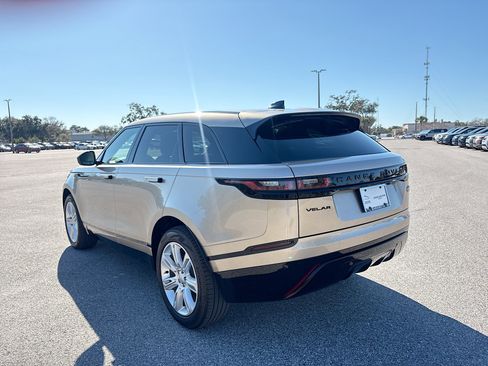 Used 2022 Land Rover Range Rover Velar R-Dynamic S image 3