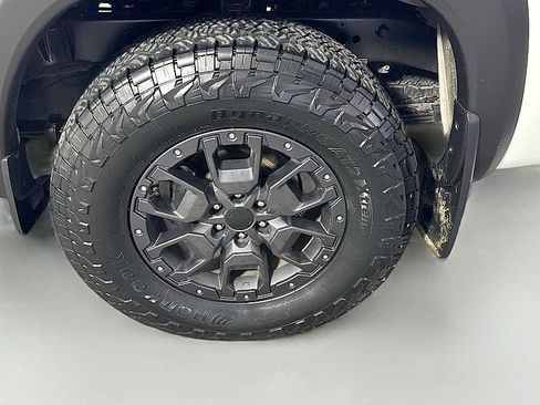 Used 2022 Nissan Frontier PRO-4X w/ Pro-4X Premium Package image 32