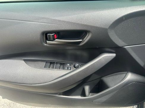 Used 2025 Toyota Corolla LE image 7