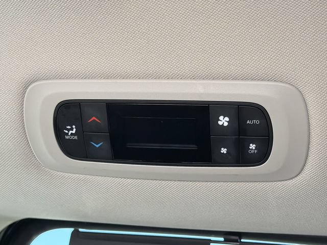 Used 2024 Chrysler Pacifica Touring-L FWD image 20