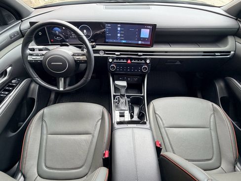 Used 2025 Hyundai Santa Cruz Limited AWD/4WD image 16