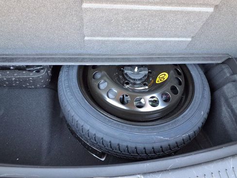 Used 2024 Buick Encore GX Avenir image 27