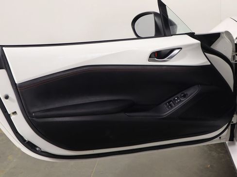 Used 2019 MAZDA MX-5 Miata Club w/ I-ACTIVSENSE Club Package RWD image 23