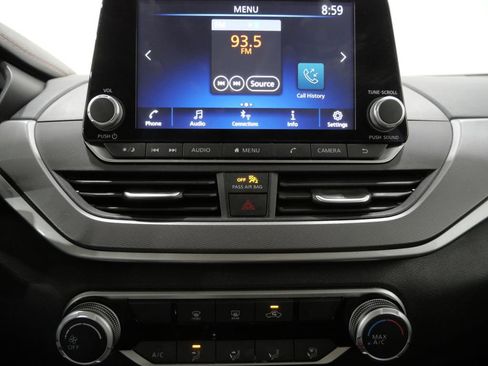 Used 2024 Nissan Altima 2.5 SR FWD image 19