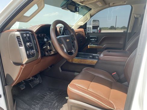 Used 2016 Chevrolet Silverado 2500 High Country w/ Duramax Plus Package AWD/4WD image 11