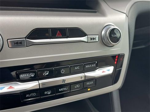 Used 2023 Ford Explorer XLT image 36