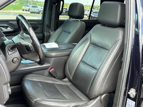 Used 2021 Chevrolet Tahoe Z71 w/ Luxury Package AWD/4WD image 7