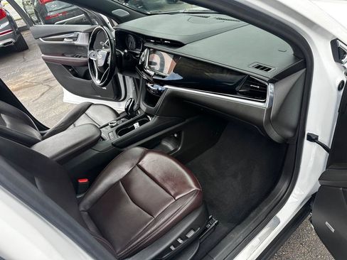 Used 2022 Cadillac XT6 Premium Luxury w/ Technology Package AWD/4WD image 11