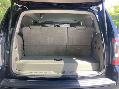 Used 2017 GMC Yukon SLT RWD image 8