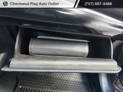 Used 2022 Toyota Prius XLE image 46