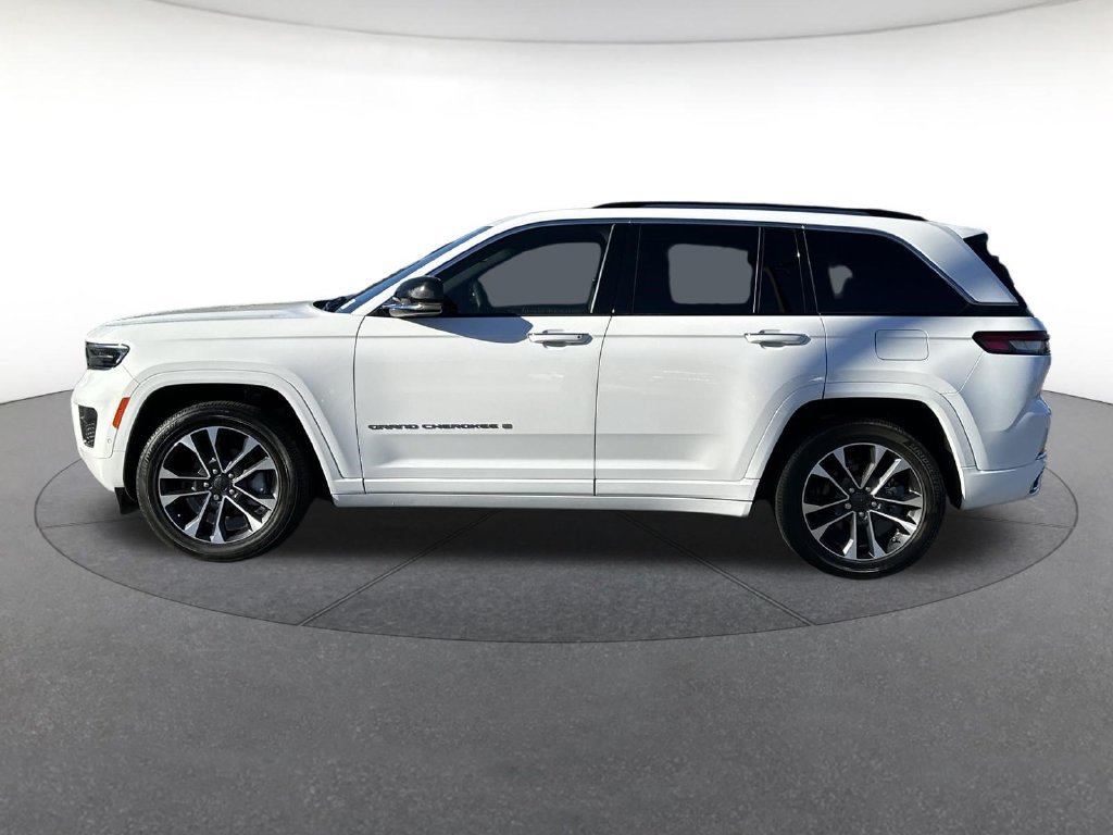 Certified 2023 Jeep Grand Cherokee Overland AWD/4WD image 2