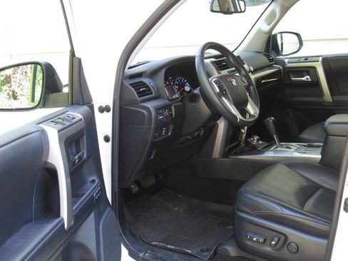 Used 2018 Toyota 4Runner Limited AWD/4WD image 9