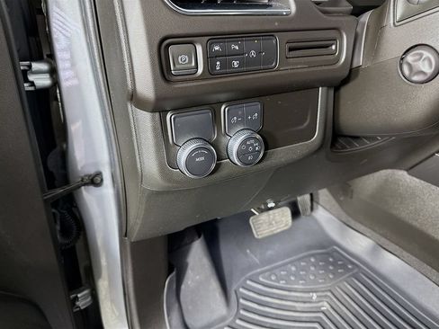 Used 2023 GMC Yukon SLT w/ SLT Premium Package RWD image 10