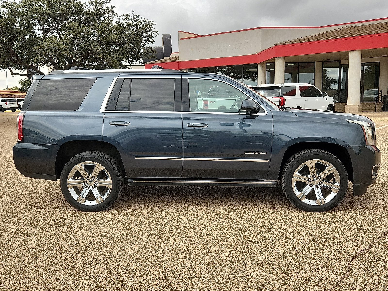 Used 2020 GMC Yukon Denali w/ Denali Ultimate Package AWD/4WD image 5