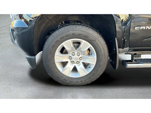 Used 2017 GMC Canyon SLE w/ SLE Convenience Package image 34