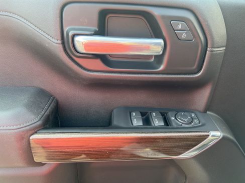 Used 2022 Chevrolet Silverado 1500 LT AWD/4WD image 17