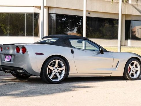 Used 2006 Chevrolet Corvette Convertible w/ Preferred Equipment Group image 26