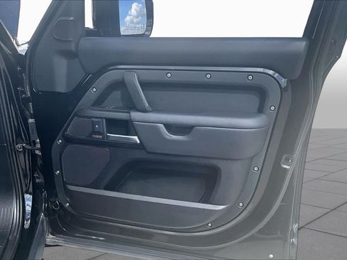 Used 2025 Land Rover Defender 110 X AWD/4WD image 25