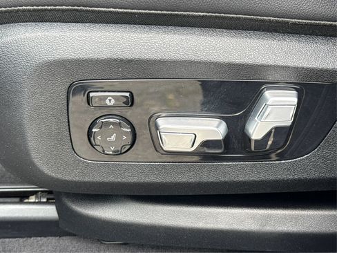 Used 2020 BMW X6 M50i w/ Premium Package AWD/4WD image 42