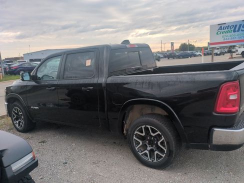 Used 2025 RAM 1500 Laramie AWD/4WD image 9