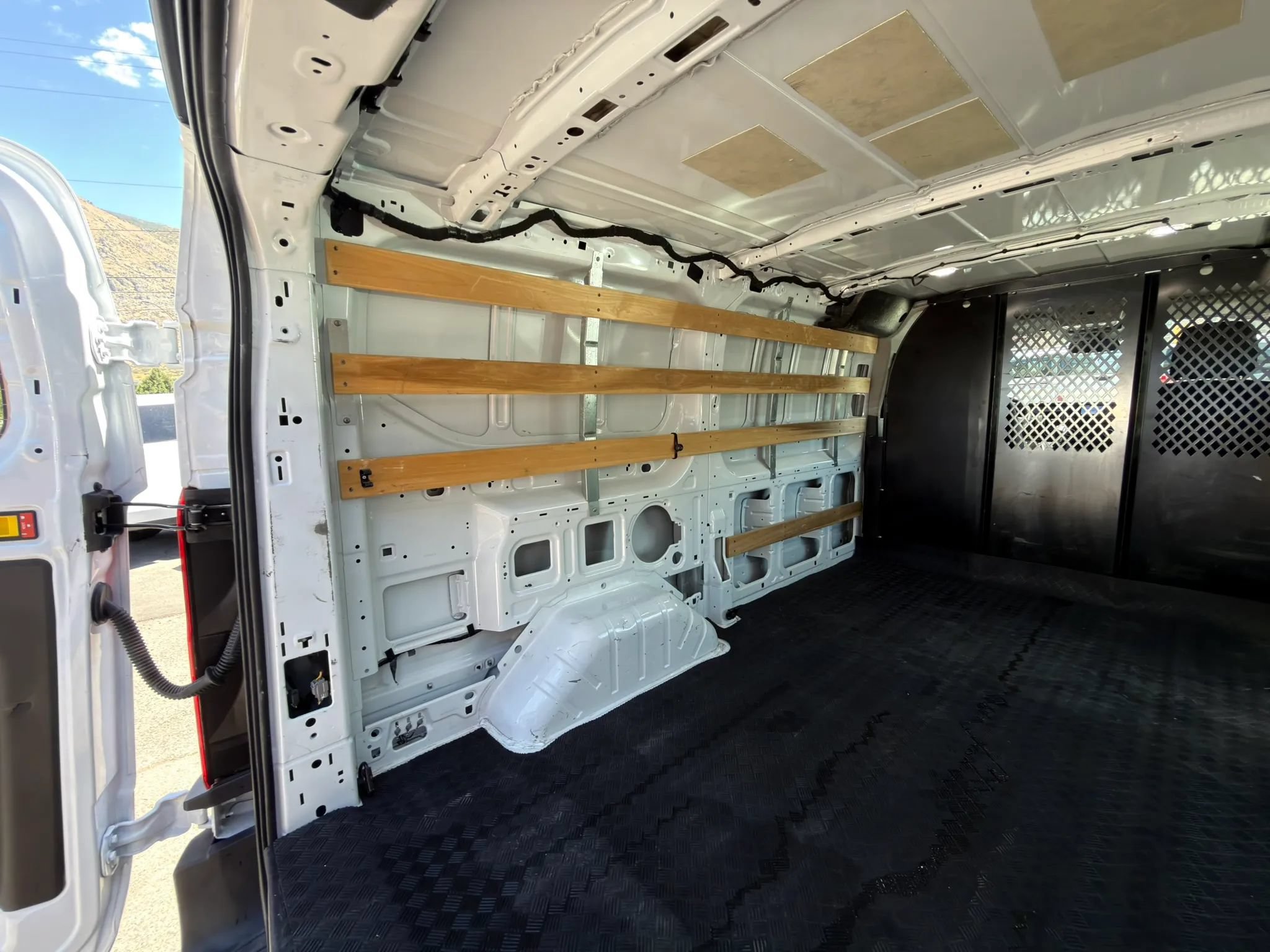 Used 2024 Ford Transit 250 Low Roof w/ Exterior Upgrade Package RWD image 20