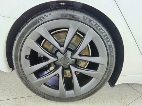 Used 2022 Tesla Model S Base image 52