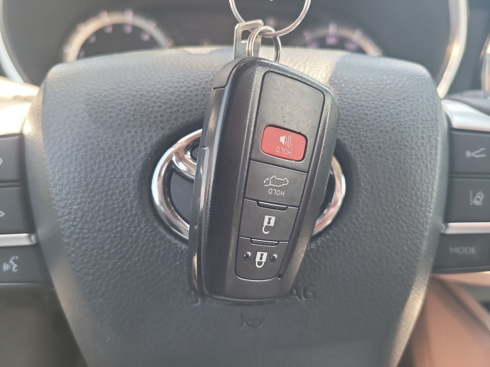 Used 2022 Toyota Highlander XLE AWD/4WD image 33