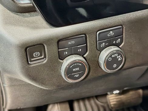 Used 2023 Chevrolet Silverado 1500 LT AWD/4WD image 12