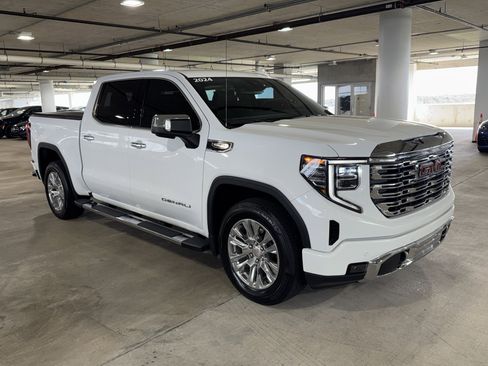 Used 2024 GMC Sierra 1500 Denali RWD image 2