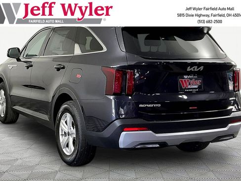 New 2026 Kia Sorento LX FWD image 4