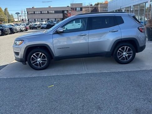 Used 2019 Jeep Compass Latitude w/ Popular Equipment Group image 4