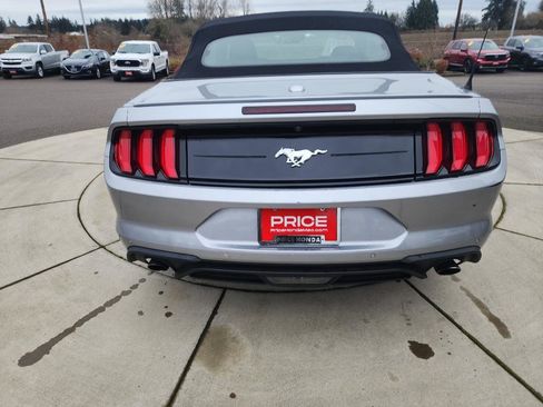 Used 2021 Ford Mustang Premium image 5