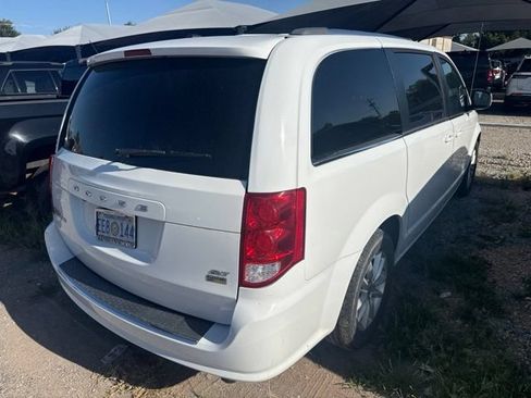 Used 2019 Dodge Grand Caravan SXT FWD image 3