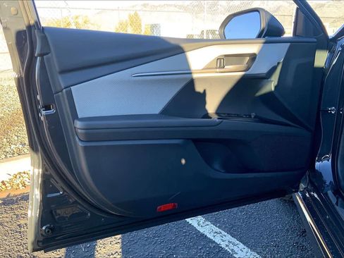 Used 2026 Toyota Camry SE image 18