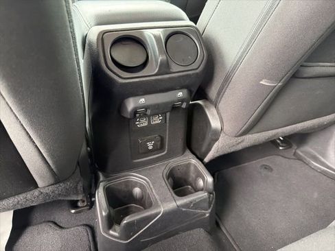 Used 2023 Jeep Gladiator Overland image 23