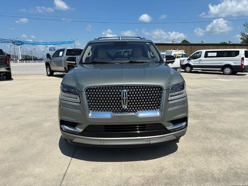 Used 2019 Lincoln Navigator Reserve w/ Cargo Package AWD/4WD image 3