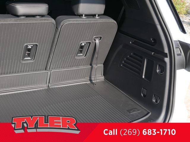 New 2027 Chevrolet Traverse LT w/ Driver Confidence Package AWD/4WD image 17