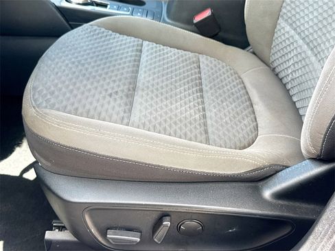 Used 2021 Ford Escape SE image 20