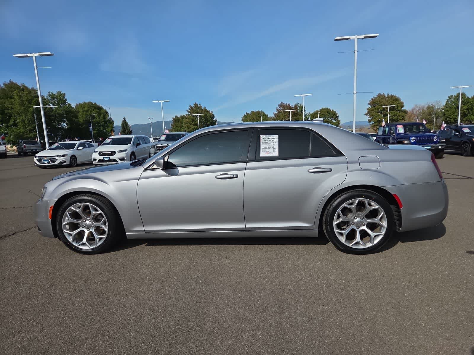 Used 2018 Chrysler 300 S w/ 300S Premium Group 2 RWD image 11