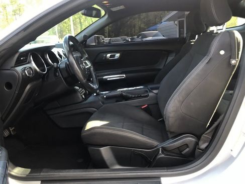 Used 2018 Ford Mustang Coupe image 14