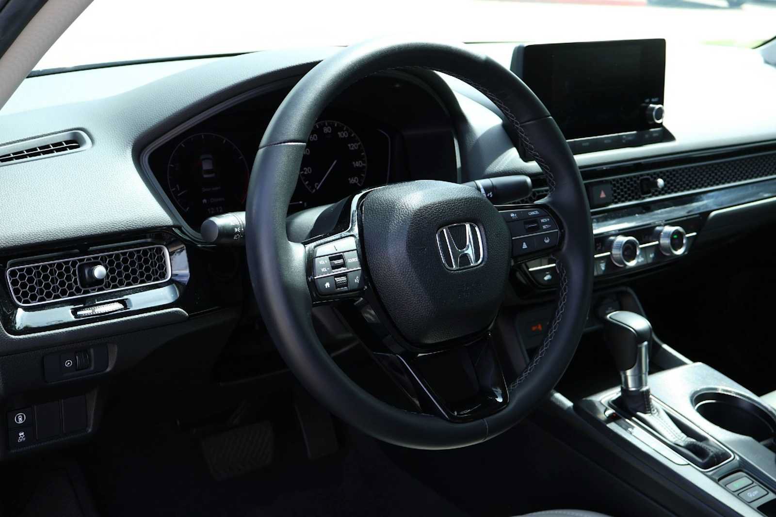 Used 2024 Honda Civic EX image 2