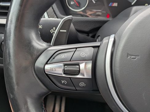 Used 2016 BMW M4 Convertible RWD image 19