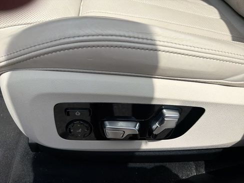 Used 2022 BMW X5 xDrive40i w/ M Sport Package AWD/4WD image 15