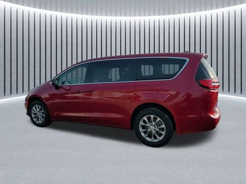 New 2026 Chrysler Pacifica Select image 16