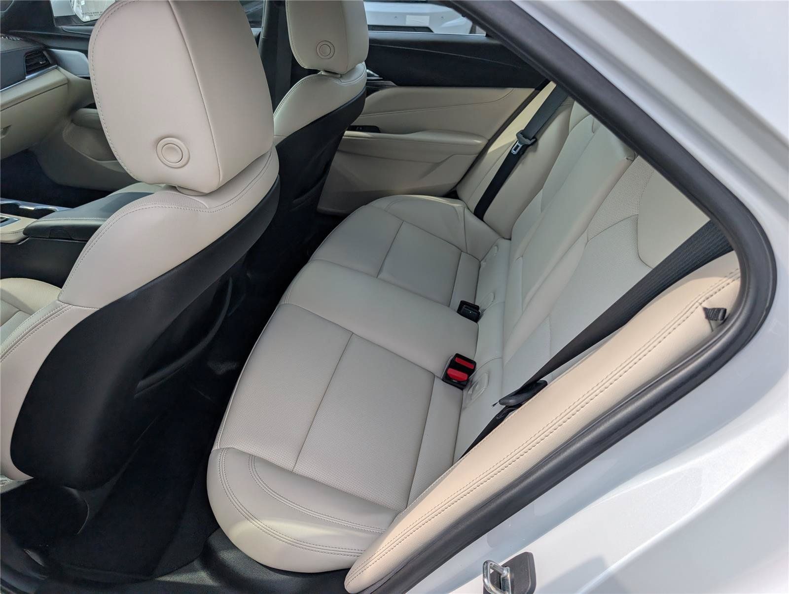 Used 2023 Cadillac CT4 Premium Luxury RWD image 13