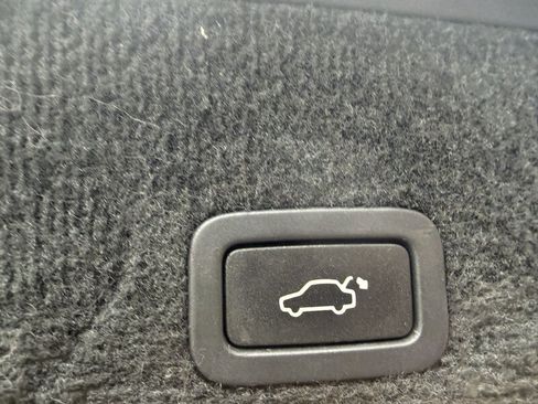 Used 2015 Volvo XC60 T6 w/ Proximity Package AWD/4WD image 10